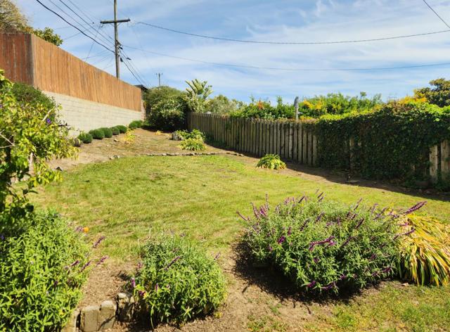 218 Forest View Drive, South San Francisco CA: https://media.crmls.org/mediaz/4c55e90b-8689-423d-95cc-515426d21d7d.jpg