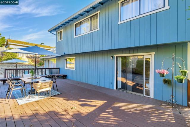 154 Turnberry Way, Vallejo CA: https://media.crmls.org/mediaz/4c55ee24-73aa-45a8-a708-929b3a66534c.jpg