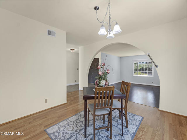 2031 Channelford Road, Westlake Village CA: https://media.crmls.org/mediaz/4c575444-cc9b-46ce-9ec5-e913274d3ff5.jpg
