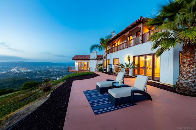 859 Cocos Dr, San Marcos CA: https://media.crmls.org/mediaz/4c58d5c8-e24d-427f-a338-4249f2453cf7.jpg