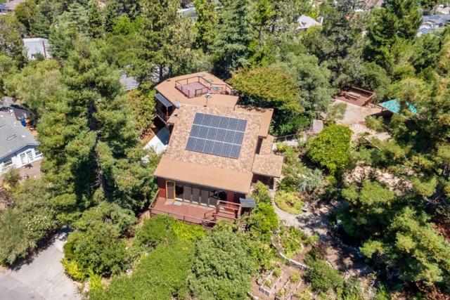 711 W California Way, Redwood City CA: https://media.crmls.org/mediaz/4c593603-3e1c-476e-8408-d3b8a0a0b334.jpg