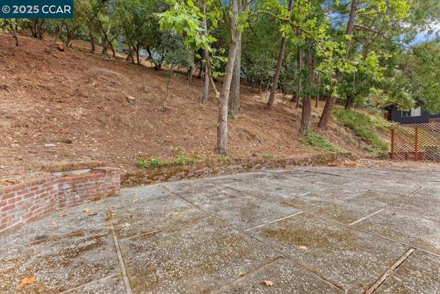 19 Via Floreado, Orinda CA: https://media.crmls.org/mediaz/4c5952bd-168d-41ab-9bc1-d4a80d42cd55.jpg