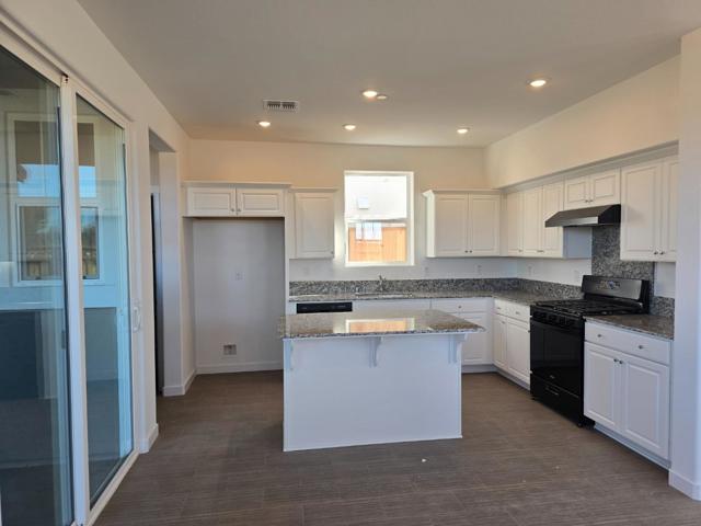 3081 Abrams Drive, Marina CA: https://media.crmls.org/mediaz/4c596080-f9fe-4b48-8a39-36c3a57959ed.jpg