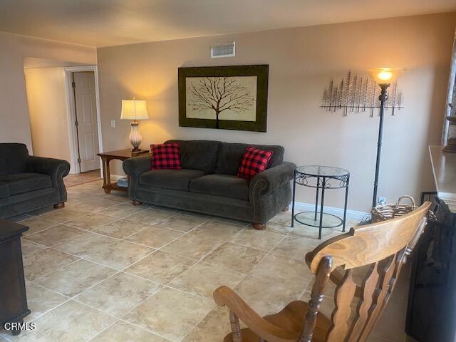 2204 Antelope Avenue, Ventura CA: https://media.crmls.org/mediaz/4c59628f-ac2d-405c-ac0d-ec4350d4aff6.jpg