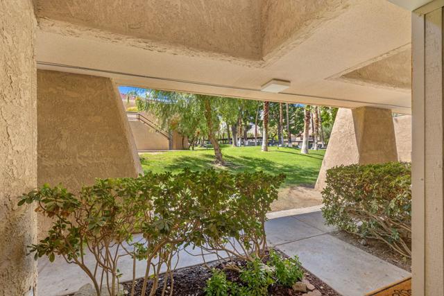 675 N Los Felices W Circle, Palm Springs CA: https://media.crmls.org/mediaz/4c5b7450-22bd-4c9c-a238-9eb46136f6a0.jpg