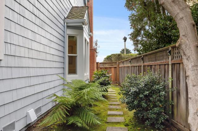 321 Eagle Trace Drive, Half Moon Bay CA: https://media.crmls.org/mediaz/4c5b94fa-7b2d-4634-9784-50711678c7b1.jpg