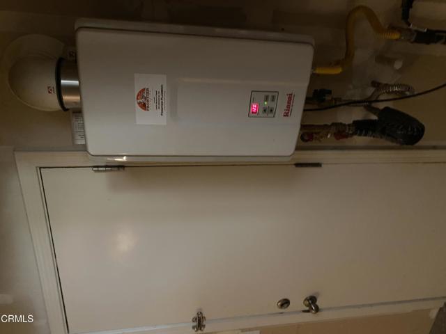 Detail Gallery Image 14 of 15 For 5829 Commonwealth Ave, Bakersfield,  CA 93313 - 3 Beds | 3 Baths