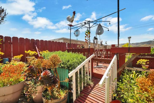 333 Elliot Street, San Francisco CA: https://media.crmls.org/mediaz/4c5c7e09-4ce0-44ce-b62c-352efecef545.jpg