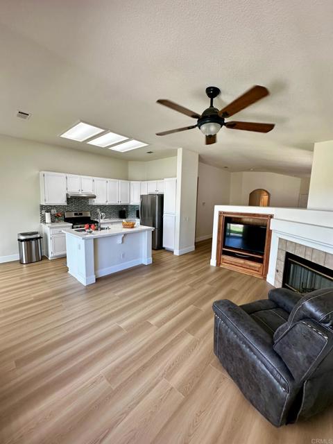 Detail Gallery Image 7 of 19 For 44647 Brentwood Place, Temecula,  CA 92592 - 3 Beds | 2 Baths
