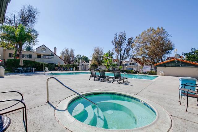 Detail Gallery Image 38 of 40 For 383 N Melrose Dr #F,  Vista,  CA 92083 - 2 Beds | 2 Baths