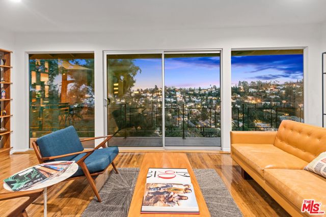 3736 Clayton Avenue, Los Angeles CA: https://media.crmls.org/mediaz/4c5e0c43-7194-45c6-9455-f085e8624692.jpg