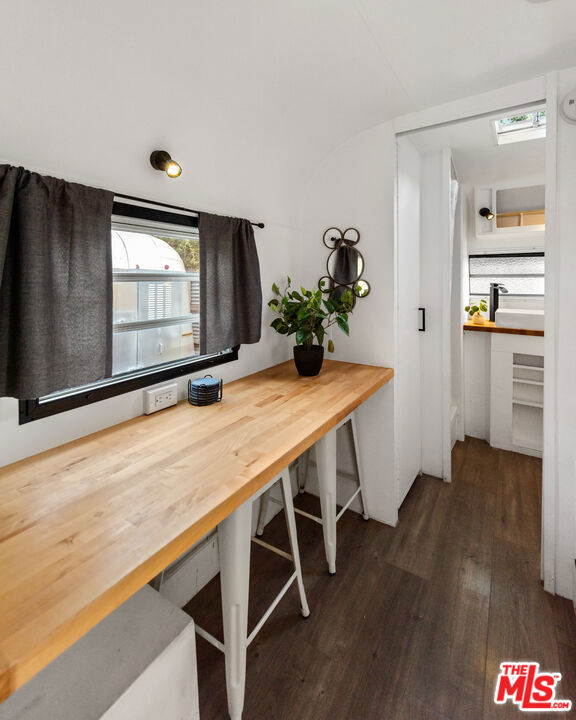 272 N Topanga Canyon Boulevard, Topanga CA: https://media.crmls.org/mediaz/4c5e47f8-fcbd-4398-8ac9-3d6b5cb4eda7.jpg