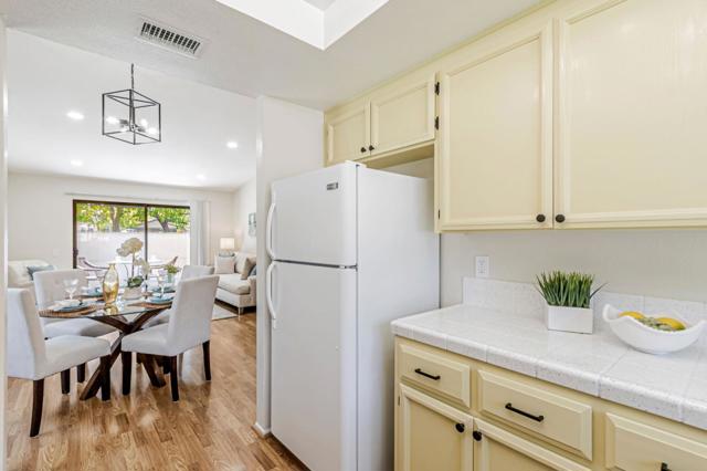 4942 Red Creek Drive, San Jose CA: https://media.crmls.org/mediaz/4c5e61e9-fe99-4272-b9bc-cb5511518975.jpg
