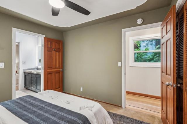 13872 Silver Sky Way, Woodside CA: https://media.crmls.org/mediaz/4c5eb0c1-b5bb-44cd-850f-ee3b565a9ef8.jpg