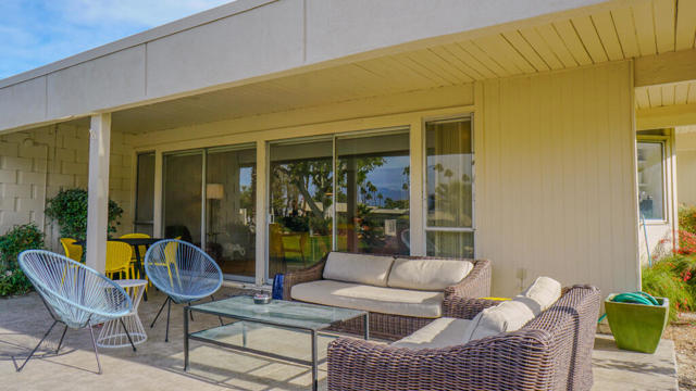 472 Sandpiper Street, Palm Desert CA: https://media.crmls.org/mediaz/4c5eda2f-32a9-4155-9cde-3a1f5ee3c1a1.jpg