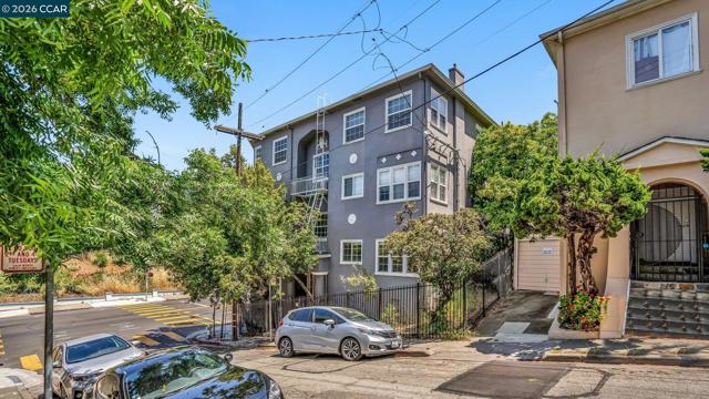 Details for 1000 33rd St, Oakland, CA 94610