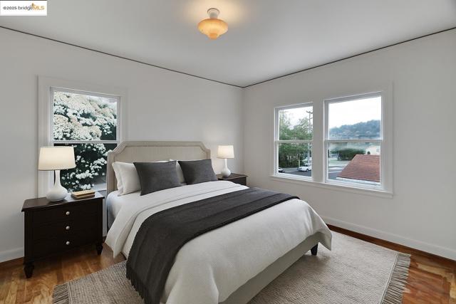 536 Pomona Ave, Albany CA: https://media.crmls.org/mediaz/4c60aadf-a995-4091-8898-f2ab48e2d655.jpg