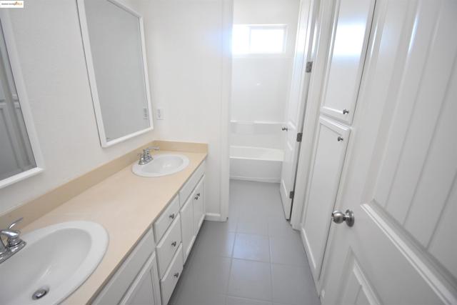 127 Delta Vista Ln, Pittsburg CA: https://media.crmls.org/mediaz/4c61ce94-e7a5-4440-be8e-d98c67e5004f.jpg