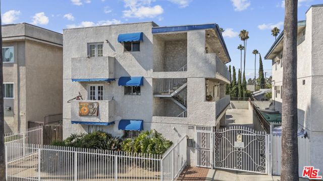14333 Haynes Street, Van Nuys CA: https://media.crmls.org/mediaz/4c6207dd-91b2-4ea1-8c0e-32134a150372.jpg