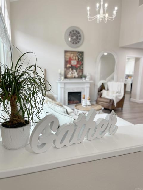 Detail Gallery Image 10 of 41 For 13425 via Almeria, Tustin,  CA 92782 - 3 Beds | 2/1 Baths
