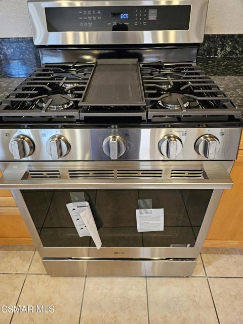 5616 Etiwanda Avenue, Tarzana CA: https://media.crmls.org/mediaz/4c62c42a-694f-43b2-a7b6-bf6e79171037.jpg