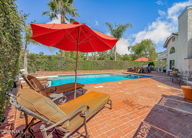 2848 Bayham Cir, Thousand Oaks CA: https://media.crmls.org/mediaz/4c6307ae-4366-4d56-8471-a90010488ca5.jpg