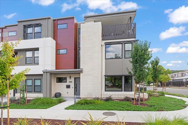 22540 Stevens Creek Boulevard, Cupertino CA: https://media.crmls.org/mediaz/4c630d3c-3324-40b1-8a81-94c361f1f7a3.jpg