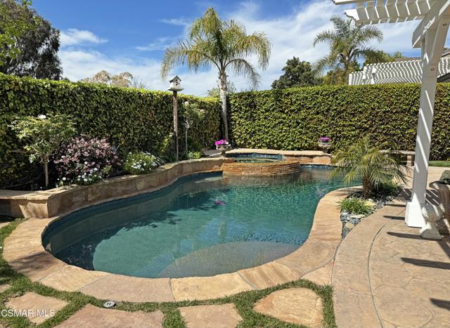 4950 Via Aurora, Newbury Park CA: https://media.crmls.org/mediaz/4c636c5b-e3d4-4a13-a197-d303b4b0edc1.jpg