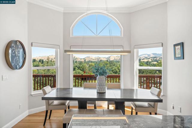 628 Sugarloaf Ct, Walnut Creek CA: https://media.crmls.org/mediaz/4c6386b6-6748-4e08-9865-5a24fe9f489c.jpg