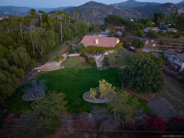 2610 Sunset Hills, Escondido CA: https://media.crmls.org/mediaz/4c63b67f-da14-49ed-9194-924b865a6f89.jpg