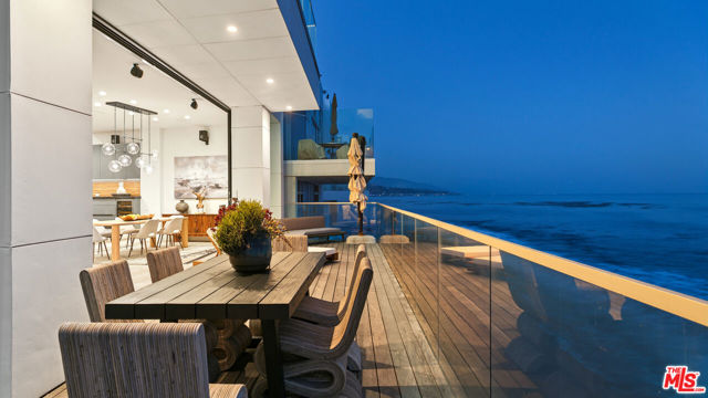 26814 Malibu Cove Colony Drive, Malibu CA: https://media.crmls.org/mediaz/4c63c1d6-1756-4004-9bfc-8b533873921c.jpg