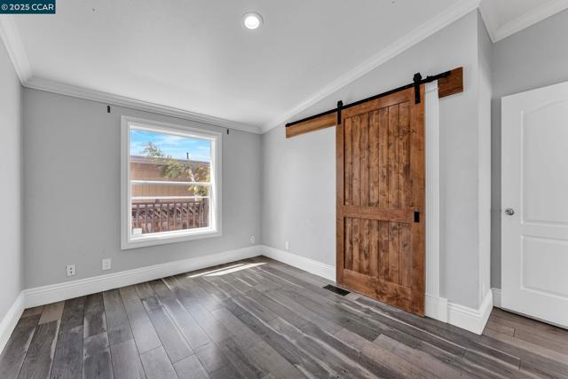 189 Suez Dr, Pacheco CA: https://media.crmls.org/mediaz/4c6407c0-5869-4462-a82c-73bccf98b83f.jpg