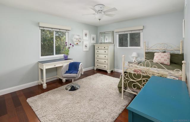 675 Silvergate Ave, San Diego CA: https://media.crmls.org/mediaz/4c64198a-2663-48d0-b364-4e58f84285c6.jpg