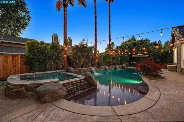 10 Woodside Dr, Danville CA: https://media.crmls.org/mediaz/4c642a71-162d-465c-ab20-3cdc7bf76a67.jpg