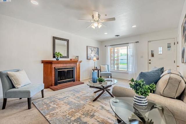 23192 Santa Clara Street, Hayward CA: https://media.crmls.org/mediaz/4c64a396-48f8-46ba-aeb8-bbf78879002e.jpg