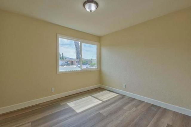 628 DelMonte Circle, Gonzales CA: https://media.crmls.org/mediaz/4c64f043-64a7-418f-8b0d-810ae83d0b96.jpg