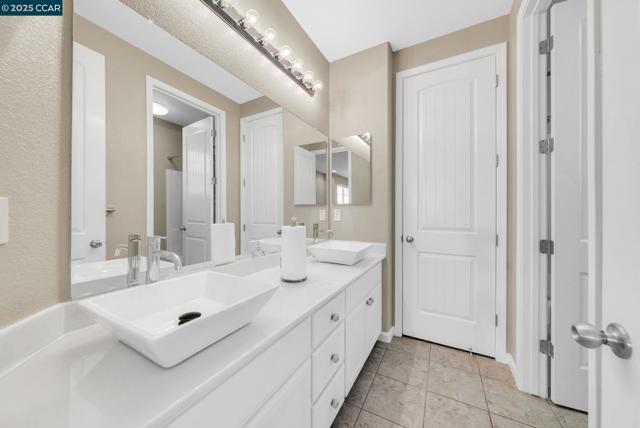 1037 Gridley Dr, Pittsburg CA: https://media.crmls.org/mediaz/4c654a5e-89d2-43c5-8936-99421ad761cd.jpg