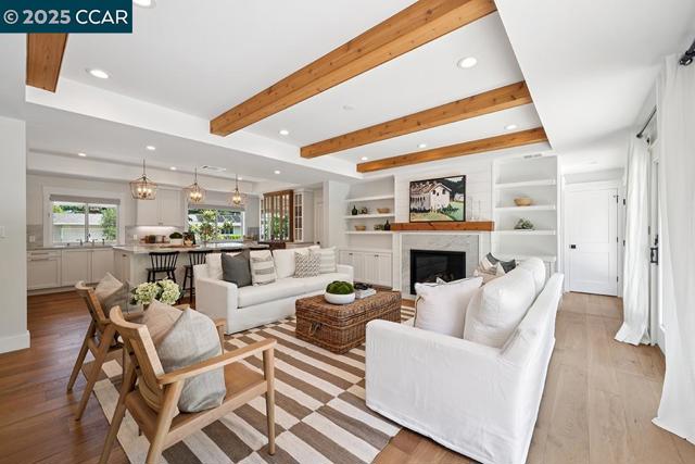 3108 Del Oceano Dr, Lafayette CA: https://media.crmls.org/mediaz/4c655a56-7919-4f44-bdef-f3e360a10d9d.jpg
