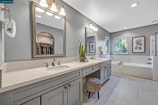 100 Bedford Ct, Danville CA: https://media.crmls.org/mediaz/4c66faeb-e594-4329-bbd3-b88d4de6fd25.jpg