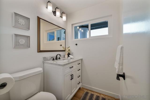 11289 Silver Buckle Way, San Diego CA: https://media.crmls.org/mediaz/4c67710d-78b6-441d-aae6-df1598d9fe8c.jpg