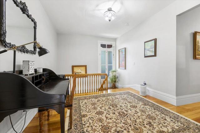 223 N Oregon Street, Yreka CA: https://media.crmls.org/mediaz/4c679724-dfc2-4c11-ae52-319496f624df.jpg