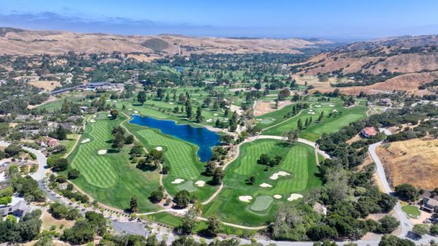 25552 Meadowview Circle, Salinas CA: https://media.crmls.org/mediaz/4c67b93f-57b9-4ec9-bf64-3ac1df398a5b.jpg