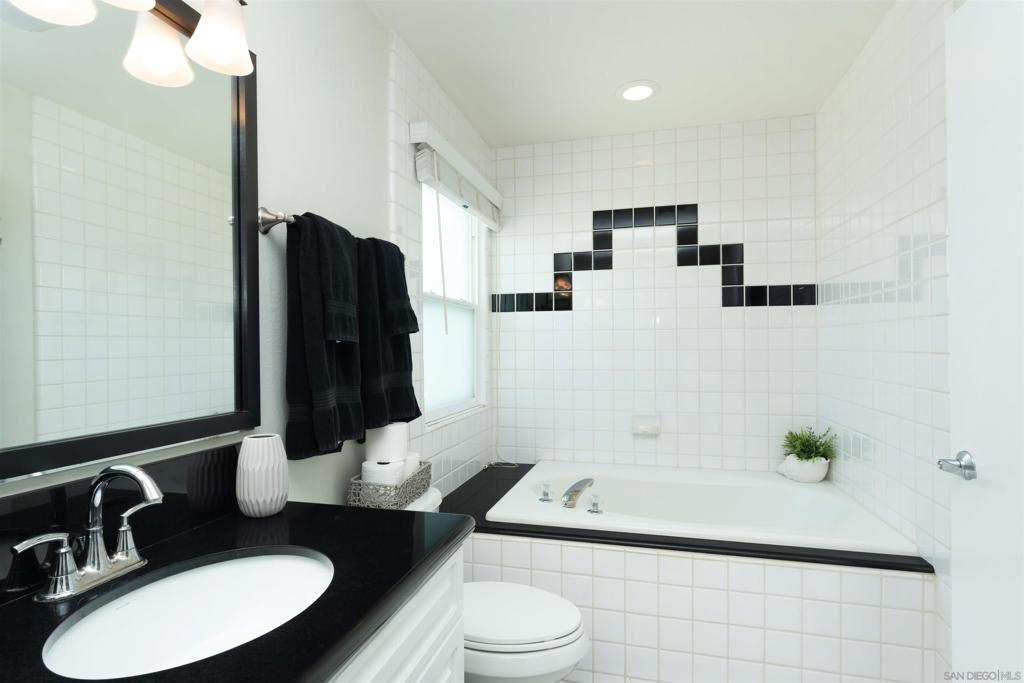 MLS #250040952SD image #26