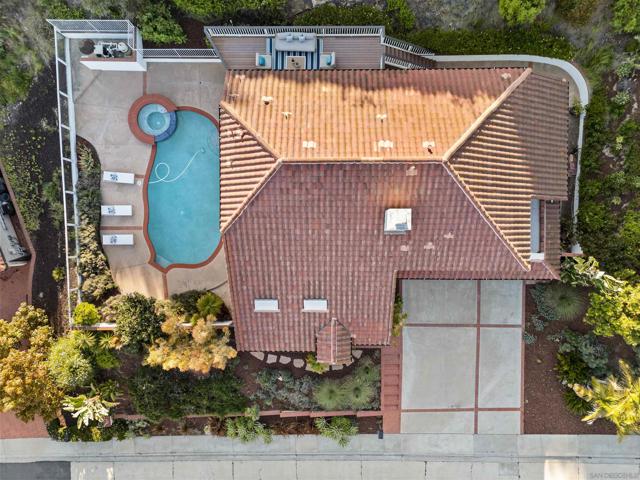 5838 Yokohama Ct, San Diego CA: https://media.crmls.org/mediaz/4c687eae-0158-4dd9-9398-142ee0965821.jpg