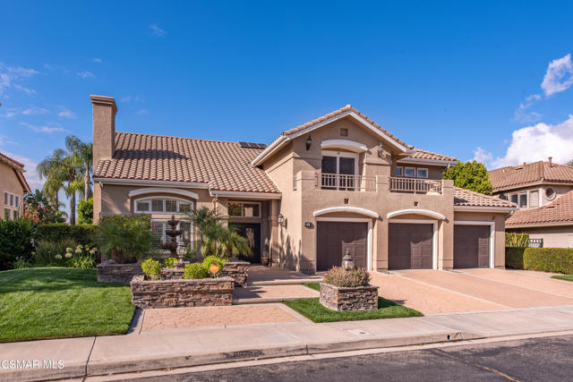 48 Golden Glen Drive, Simi Valley CA: https://media.crmls.org/mediaz/4c68ccb4-7829-41eb-97fd-f29f713a748c.jpg
