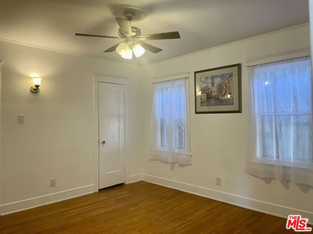 560 N Irving Boulevard, Los Angeles CA: https://media.crmls.org/mediaz/4c68d34c-6ff6-4b65-af7d-8f5420265762.jpg