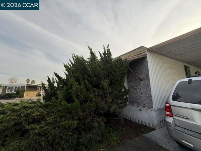 28227 Murcia St, Hayward CA: https://media.crmls.org/mediaz/4c690a3c-b06f-4410-a3d1-696c63df7bc6.jpg