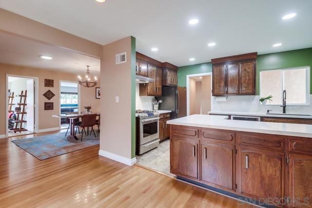 3541 Pomeroy St, San Diego CA: https://media.crmls.org/mediaz/4c69354f-bb07-4d44-a17e-d7e9c88ffe5e.jpg