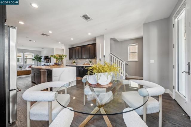 510 Ashton Way, Pleasant Hill CA: https://media.crmls.org/mediaz/4c694367-8d0e-49dd-9e2e-73ade6b36231.jpg