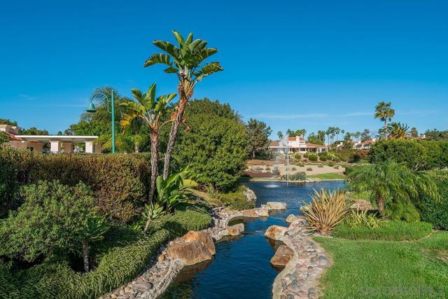 12071 Caminito Corriente, San Diego CA: https://media.crmls.org/mediaz/4c6992df-c5fe-4391-9bdd-dab5d016b720.jpg